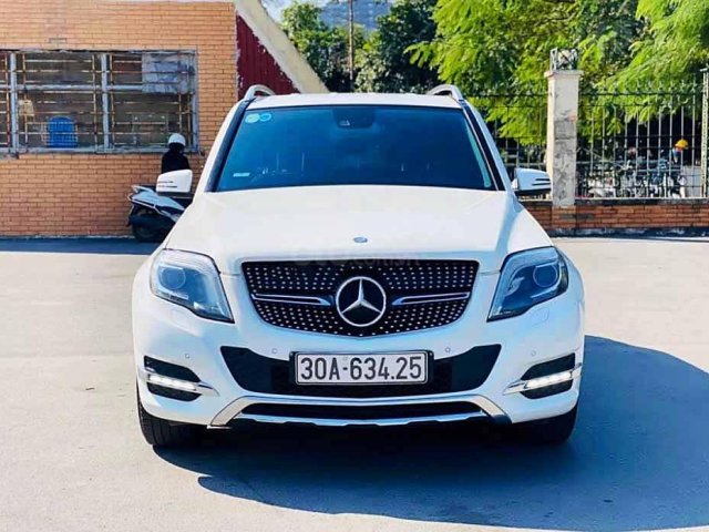 Cần bán xe Mercedes GLK250 4Matic sản xuất năm 2013, màu trắng, 890tr