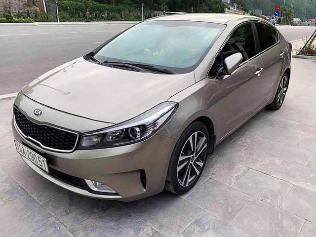 Bán Kia Cerato sản xuất năm 2018, màu vàng0