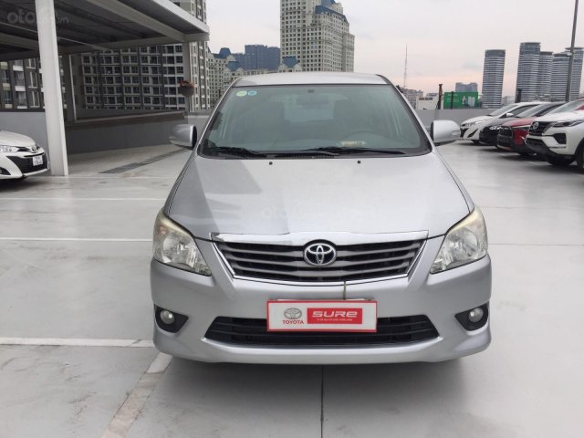 Cần bán xe Toyota Innova 2.0V AT 2013, màu bạc xe công ty XHĐ đủ đi 126.000km - xe cũ chính hãng giá tốt0