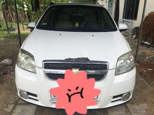 Cần bán xe Chevrolet Aveo đời 2013, màu trắng