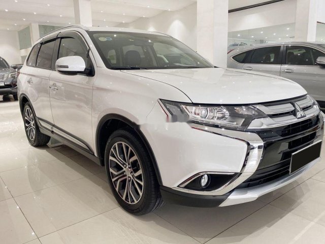 Bán Mitsubishi Outlander năm 2019, màu trắng chính chủ, giá 770tr0