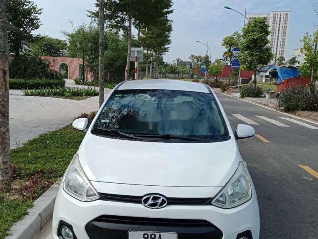 Chính chủ bán Hyundai Grand i10 2015, màu trắng, nhập khẩu0