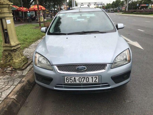 Cần bán lại xe Ford Focus sản xuất 2005 xe gia đình, giá tốt0