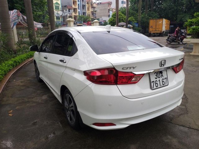 Cần bán gấp Honda City 2015, màu trắng chính chủ0