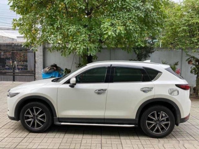 Bán Mazda CX 5 2.0 AT 2WD năm 2018, màu trắng xe gia đình, 789tr0