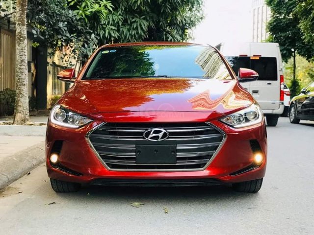 Bán nhanh Hyundai Elantra 1.6AT 2018, màu đỏ0