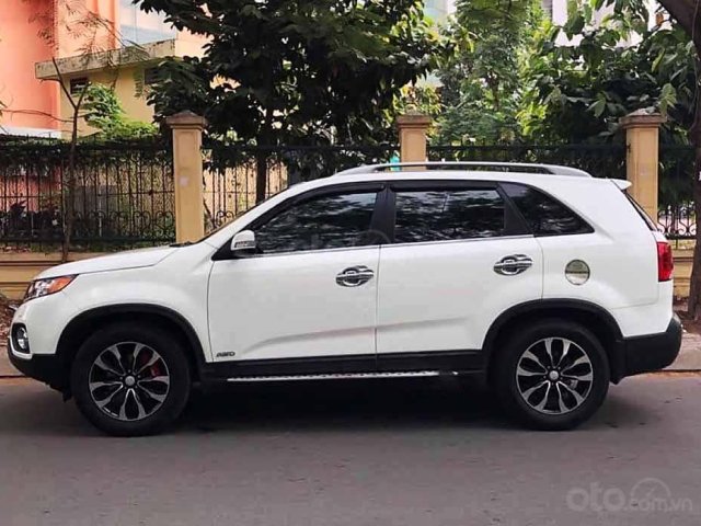 Cần bán Kia Sorento sản xuất 2013, màu trắng còn mới, giá tốt0