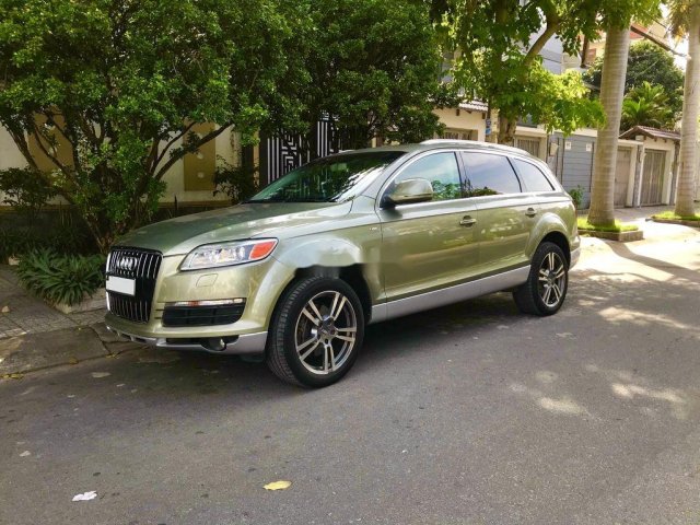 Cần bán Audi Q7 sản xuất năm 2006 còn mới0