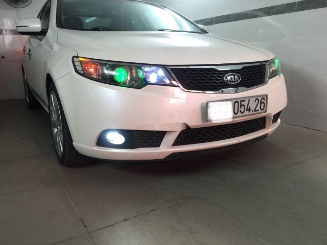 Cần bán gấp Kia Forte năm 2012 còn mới, giá tốt0