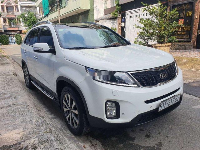 Bán xe Kia Sorento năm sản xuất 2015, màu trắng