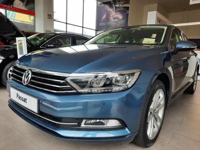 Passat Bluemotion High - khuyến mãi lớn cuối năm giảm 180 triệu, xe sang cho doanh nhân - nhập khẩu nguyên chiếc từ Đức0