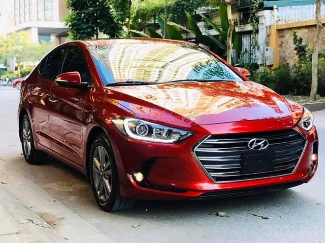 Bán xe Hyundai Elantra năm 2018, màu đỏ, giá tốt0