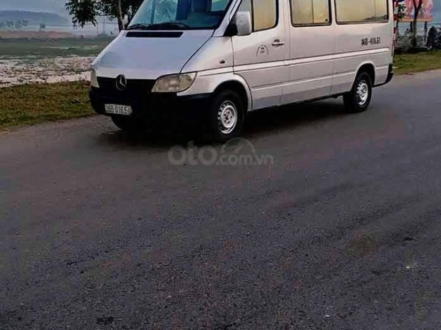 Cần bán Mercedes Sprinter sản xuất năm 2005, màu bạc0