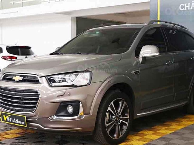 Bán xe Chevrolet Captiva năm sản xuất 2017, màu xám, giá 588tr0