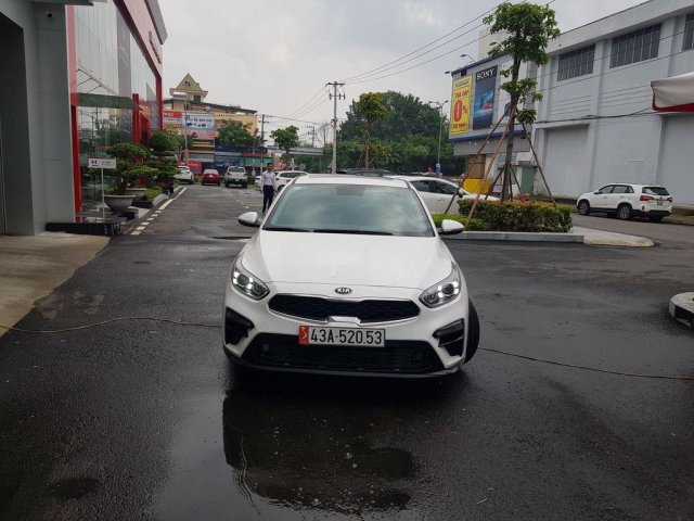 Cần bán lại xe Kia Cerato sản xuất năm 2019, màu trắng0