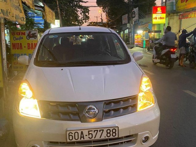 Bán ô tô Nissan Grand livina 2012, màu trắng, xe nhập số sàn, giá tốt0