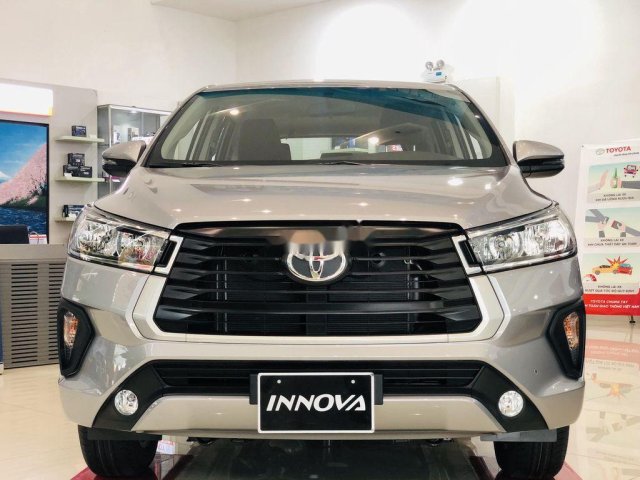 Bán ô tô Toyota Innova sản xuất 2020 giá cạnh tranh0