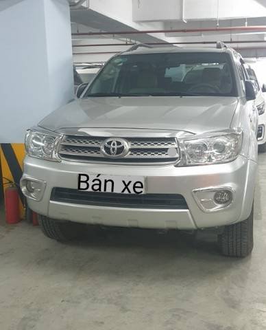 Bán Toyota Fortuner đời 2010, màu bạc còn mới0