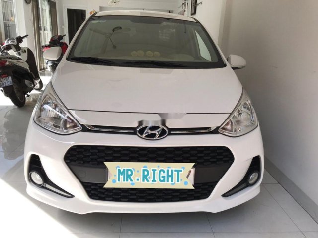 Bán xe Hyundai Grand i10 năm 2019, màu trắng số sàn