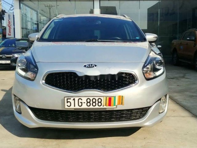 Cần bán lại xe Kia Rondo năm 2015, màu bạc chính chủ, giá 462tr0