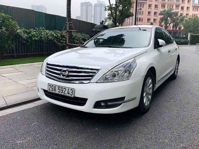 Bán Nissan Teana năm sản xuất 2009, màu trắng, 375tr