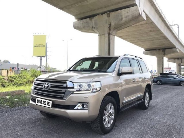 Bán Toyota Land Cruiser năm sản xuất 2015, nhập khẩu nguyên chiếc còn mới