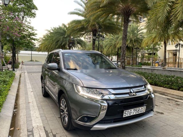 Bán Mitsubishi Outlander sản xuất 2019, màu xám 0