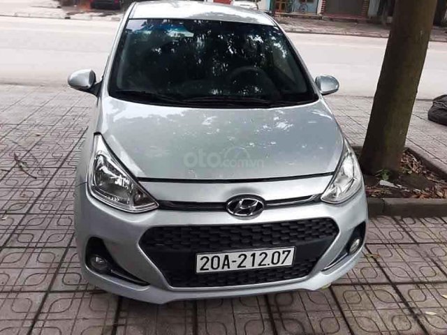 Xe Hyundai Grand i10 năm 2017, màu bạc, nhập khẩu nguyên chiếc còn mới, giá 355tr