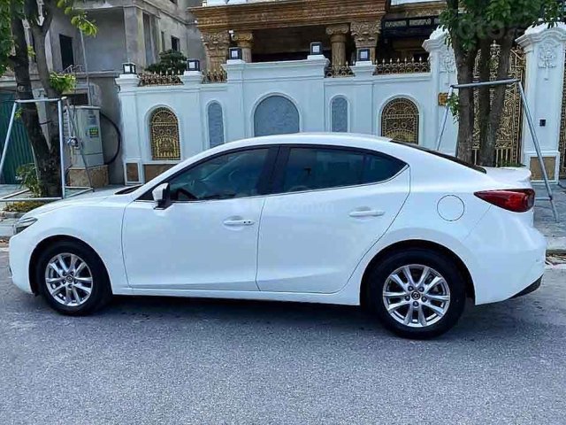 Bán xe Mazda 3 sản xuất năm 2017, màu trắng còn mới