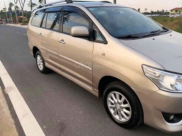 Bán xe Toyota Innova năm sản xuất 2014 còn mới0