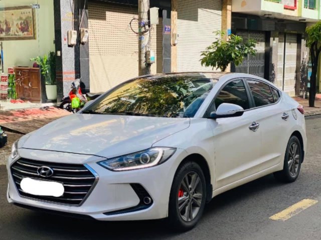 Bán Hyundai Elantra 1.6AT SX 2016, màu trắng0