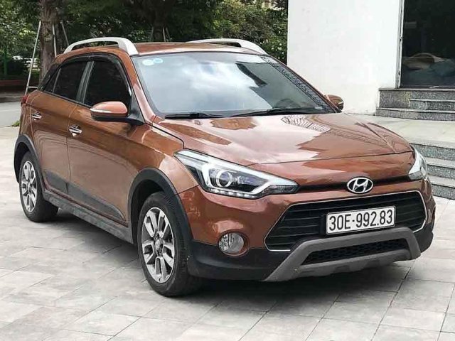 Xe Hyundai i20 Active sản xuất năm 2017, màu nâu, xe nhập còn mới