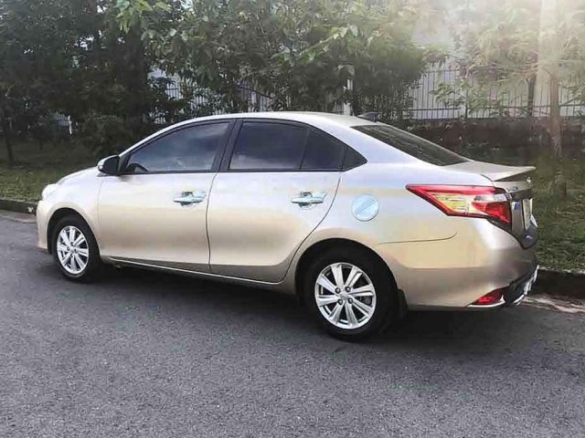 Bán Toyota Vios sản xuất năm 2017, màu vàng còn mới, giá 413tr0