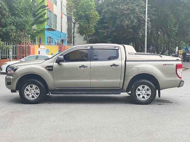 Bán xe Ford Ranger năm sản xuất 2015, màu xám, nhập khẩu nguyên chiếc còn mới