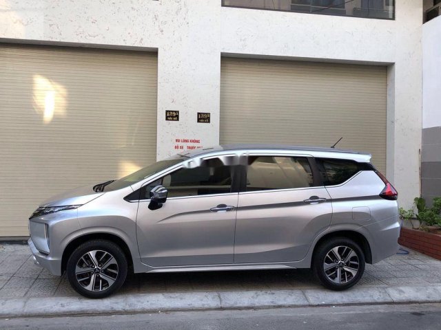 Bán ô tô Mitsubishi Xpander 2019, màu bạc còn mới, giá 560tr0