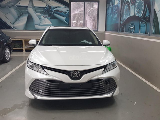 Bán Toyota Camry 2.0G sản xuất 2020, màu trắng0