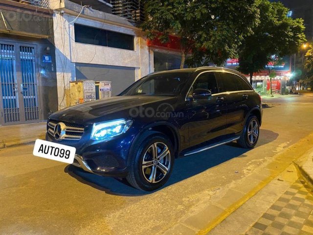 Mercedes-Benz GLC 250 SX 2017 xanh cavasai, nội thất lâu như mới chạy 4.000km0