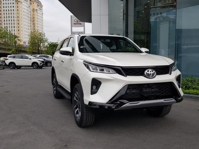 Xe Toyota Fortuner 2.4G 4x2 AT Legender 20200