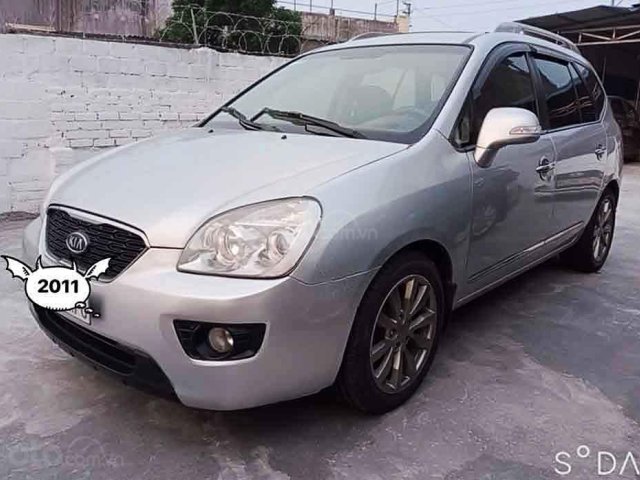 Cần bán Kia Carens năm 2011, màu bạc, giá tốt