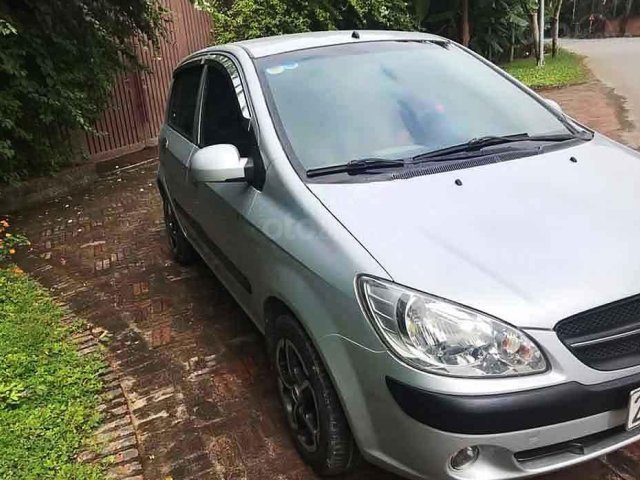 Bán xe Hyundai Getz 1.1 MT sản xuất năm 2010, màu bạc, xe nhập0