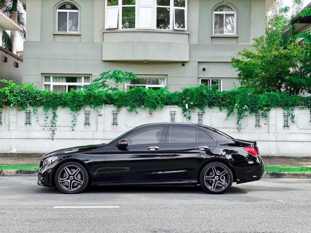 Mercedes Benz C300 AMG năm sản xuất 2018, đi chuẩn 50.000km0