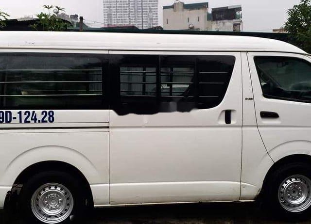 Cần bán Toyota Hiace năm sản xuất 2005 còn mới giá cạnh tranh