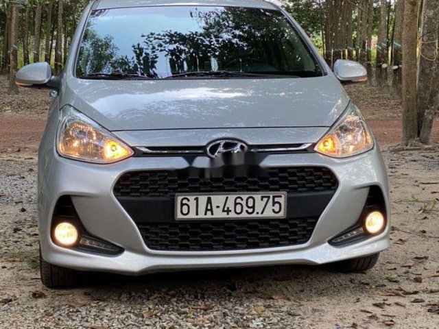 Chính chủ bán lại xe Hyundai Grand i10 đời 2018, màu bạc