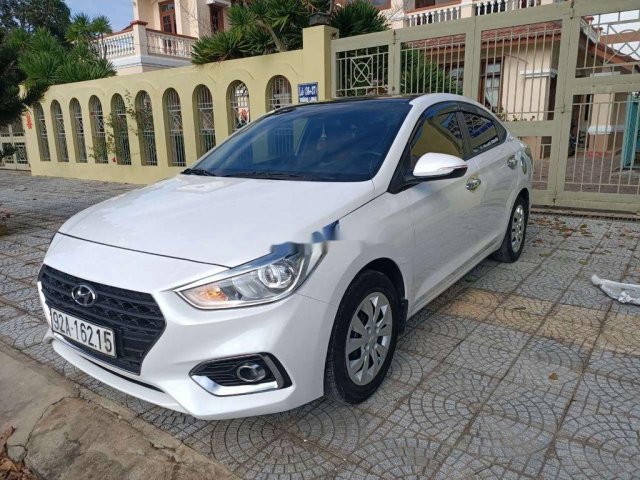 Bán Hyundai Accent đời 2019, màu trắng chính chủ