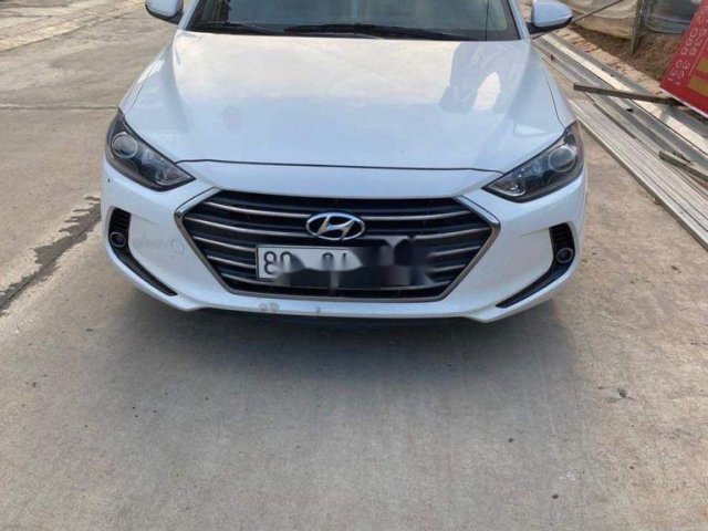 Cần bán Hyundai Elantra năm 2019, xe còn mới