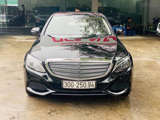 Cần bán gấp với giá ưu đãi nhất chiếc Mercedes C250 Exclusive sản xuất năm 20160