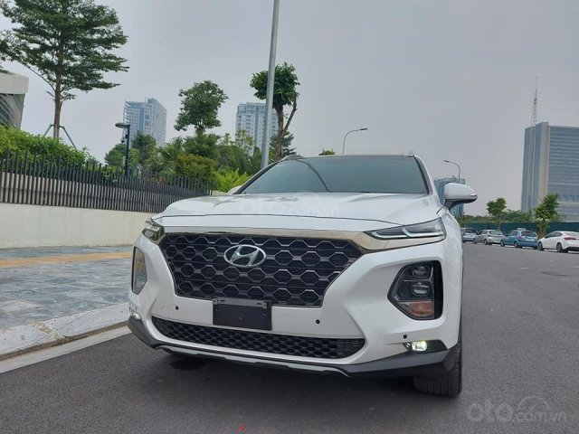 Chính chủ cần bán nhanh chiếc Hyundai SantaFe 2019 máy xăng 2.4 Premium