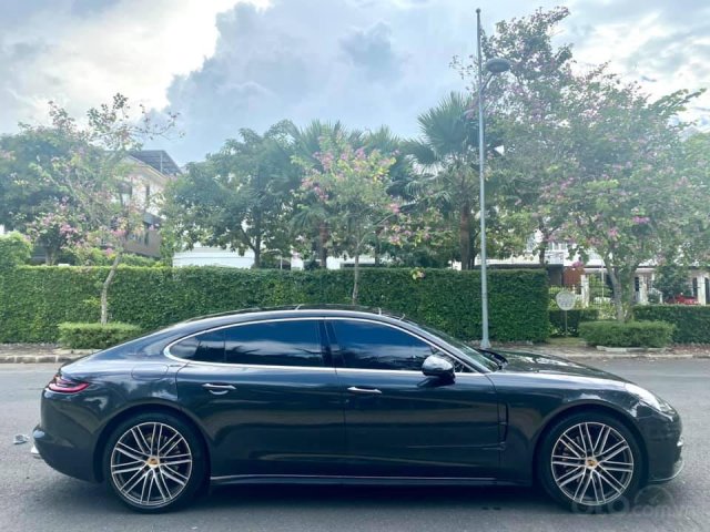 Porsche Panamera 4 Executive, sản xuất 2017, màu xám0