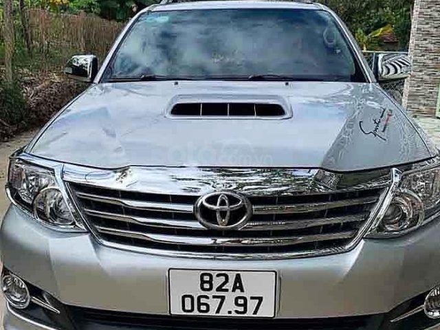 Bán ô tô Toyota Fortuner sản xuất năm 2014, màu bạc, xe gia đình0