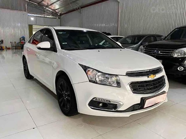 Cần bán lại xe Chevrolet Cruze năm sản xuất 2017, màu trắng